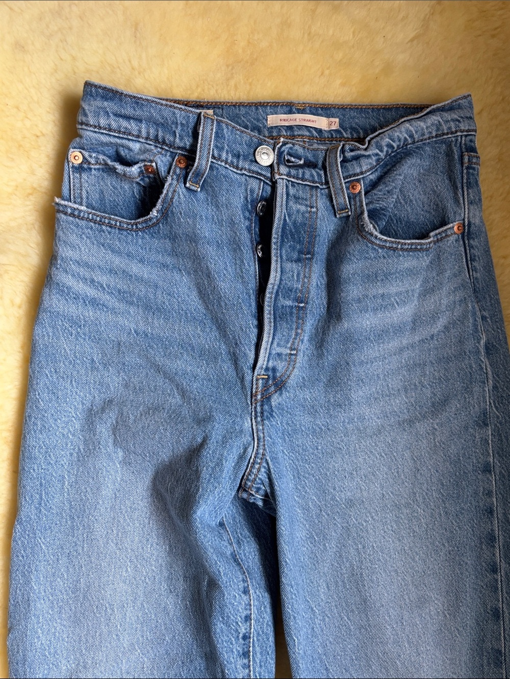 Levi's Ribcage Jeans - Picture 4 of 5